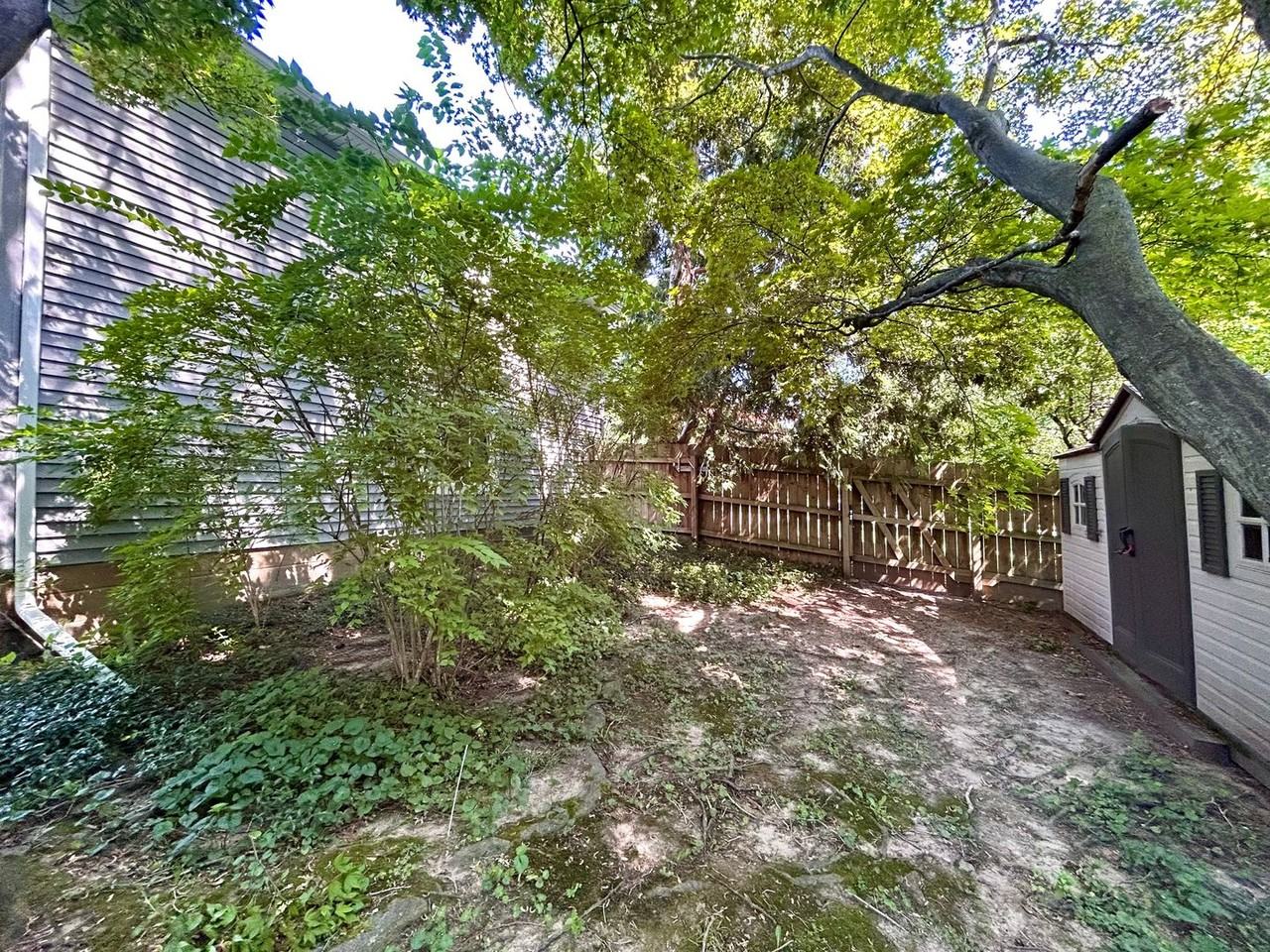 940 Corwin Rd - Photo 4 of 30