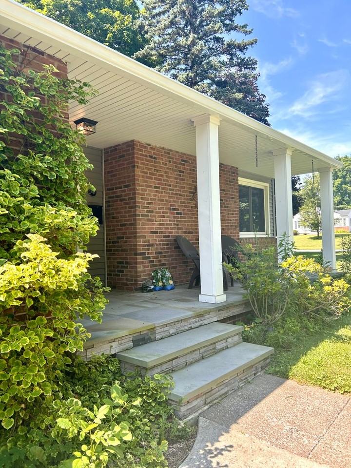 940 Corwin Rd - Photo 5 of 30