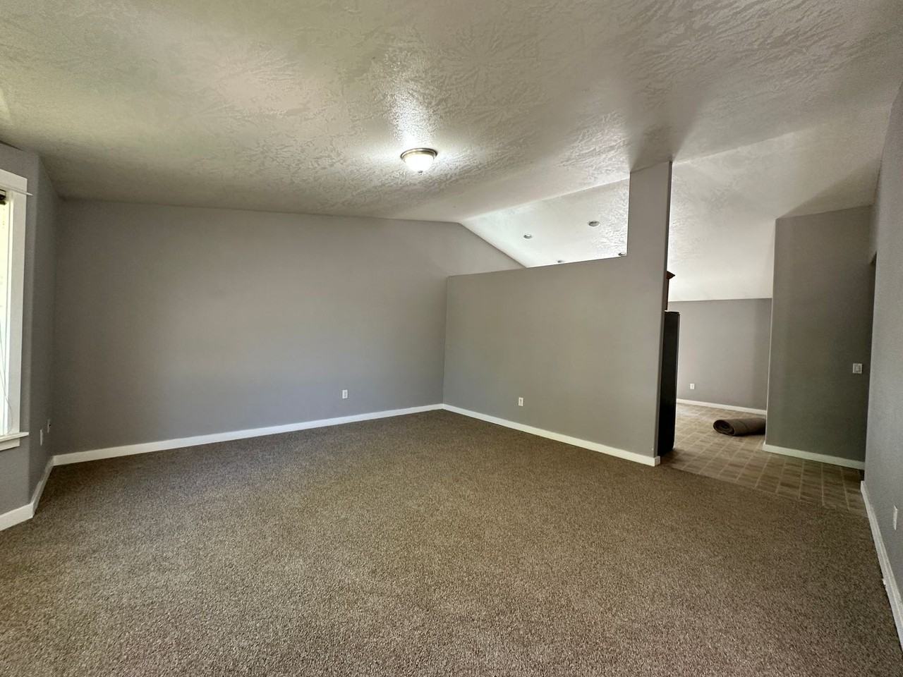 884 Trinity St Ne - Photo 3 of 12