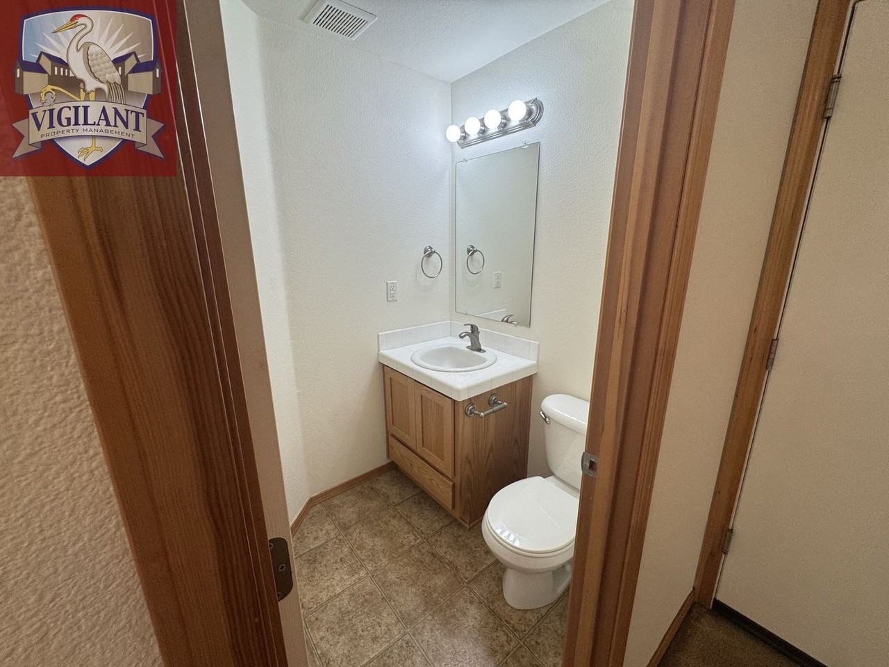 1614 N Falcon Dr - Photo 7 of 33