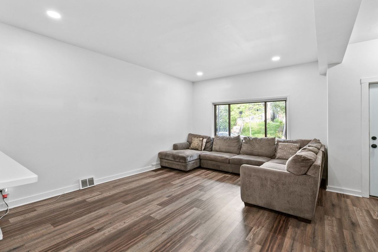 721 Boggs Ave - Photo 7 of 32