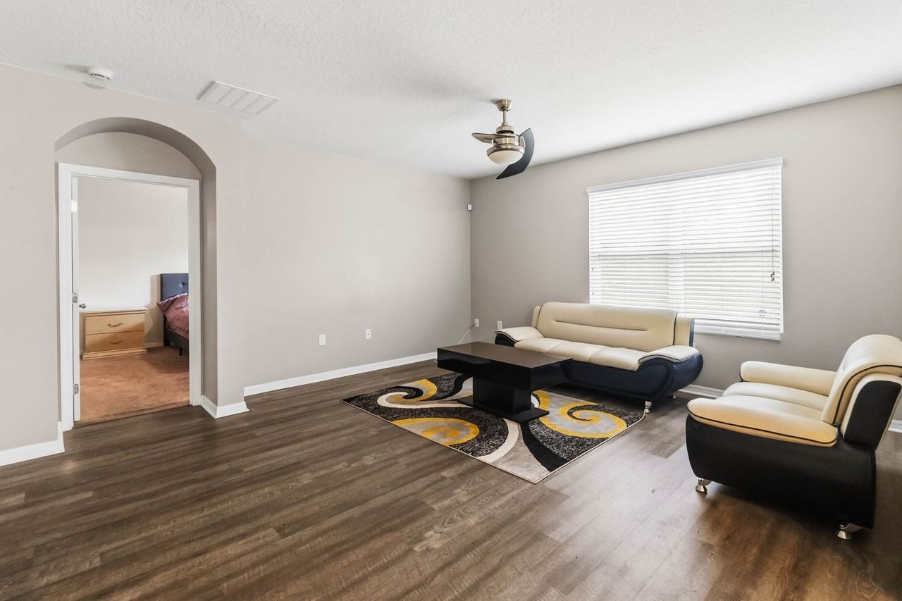 2318 Sequoia Way - Photo 4 of 24