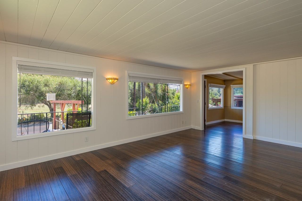 8111 Santa Ana Rd - Photo 5 of 31