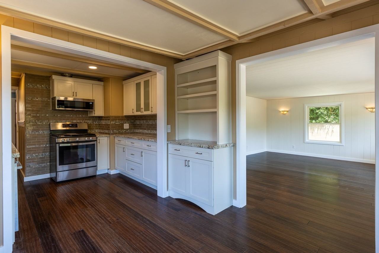8111 Santa Ana Rd - Photo 6 of 31