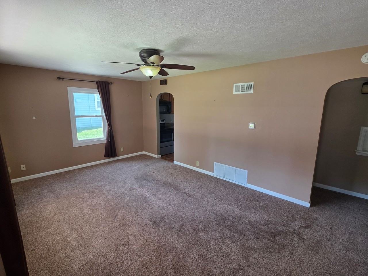 619 Gerecke St - Photo 2 of 10
