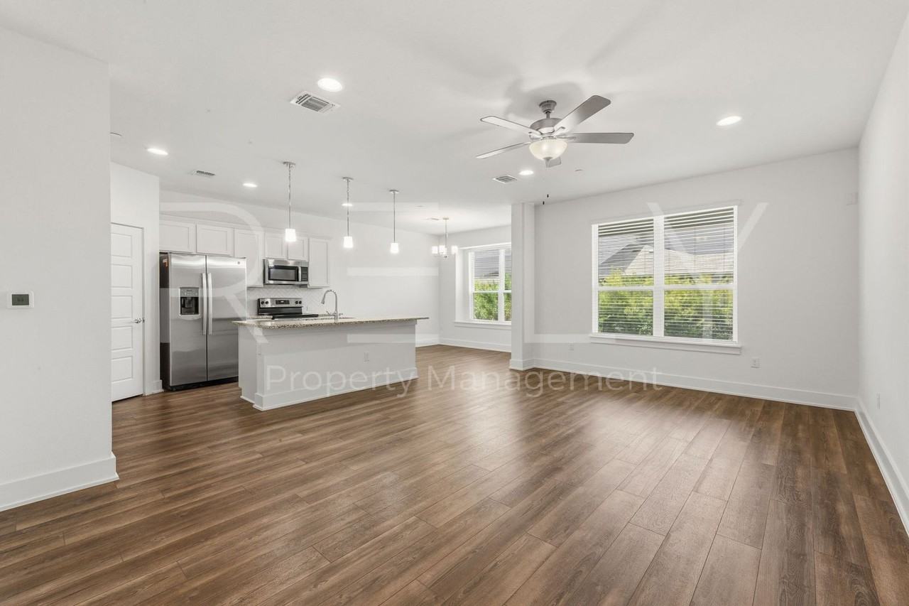 11202 Gadsen Ln #67 - Photo 6 of 42