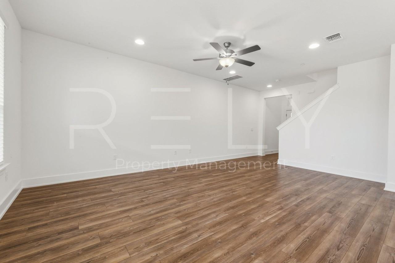 11202 Gadsen Ln #67 - Photo 7 of 42