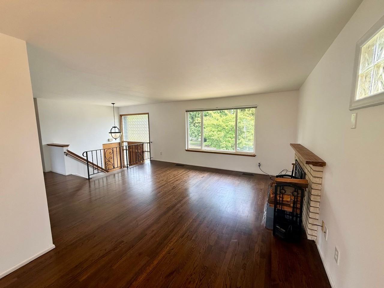 8421 31st Ave Sw - Photo 3 of 15