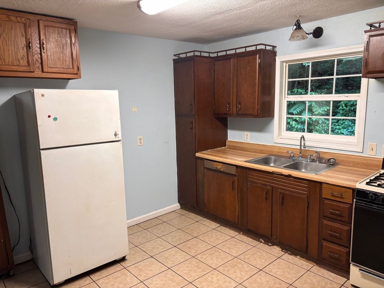6502 Stonecreek Rd - Photo 6 of 12