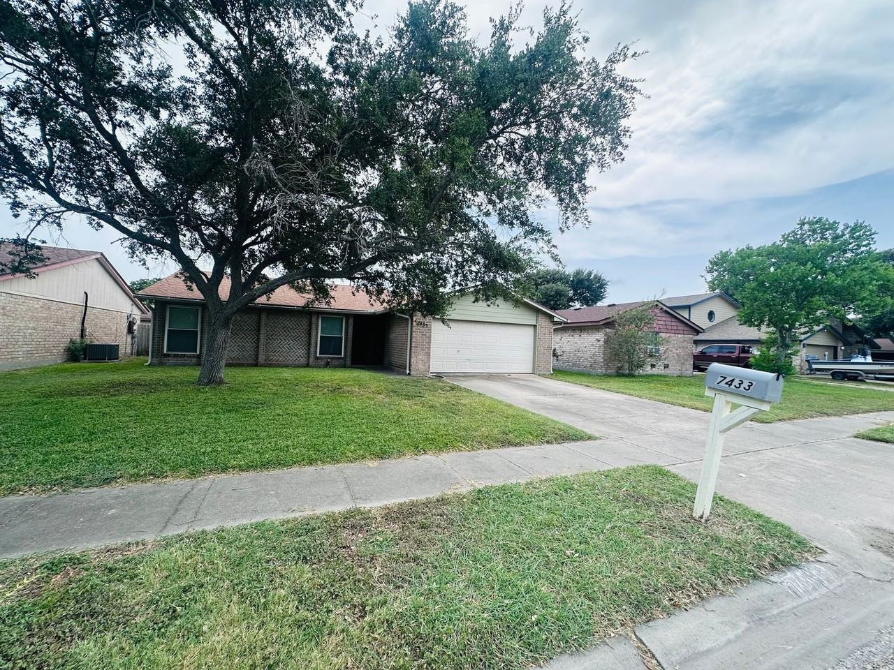 7433 Spitfire Dr - Photo 2 of 22
