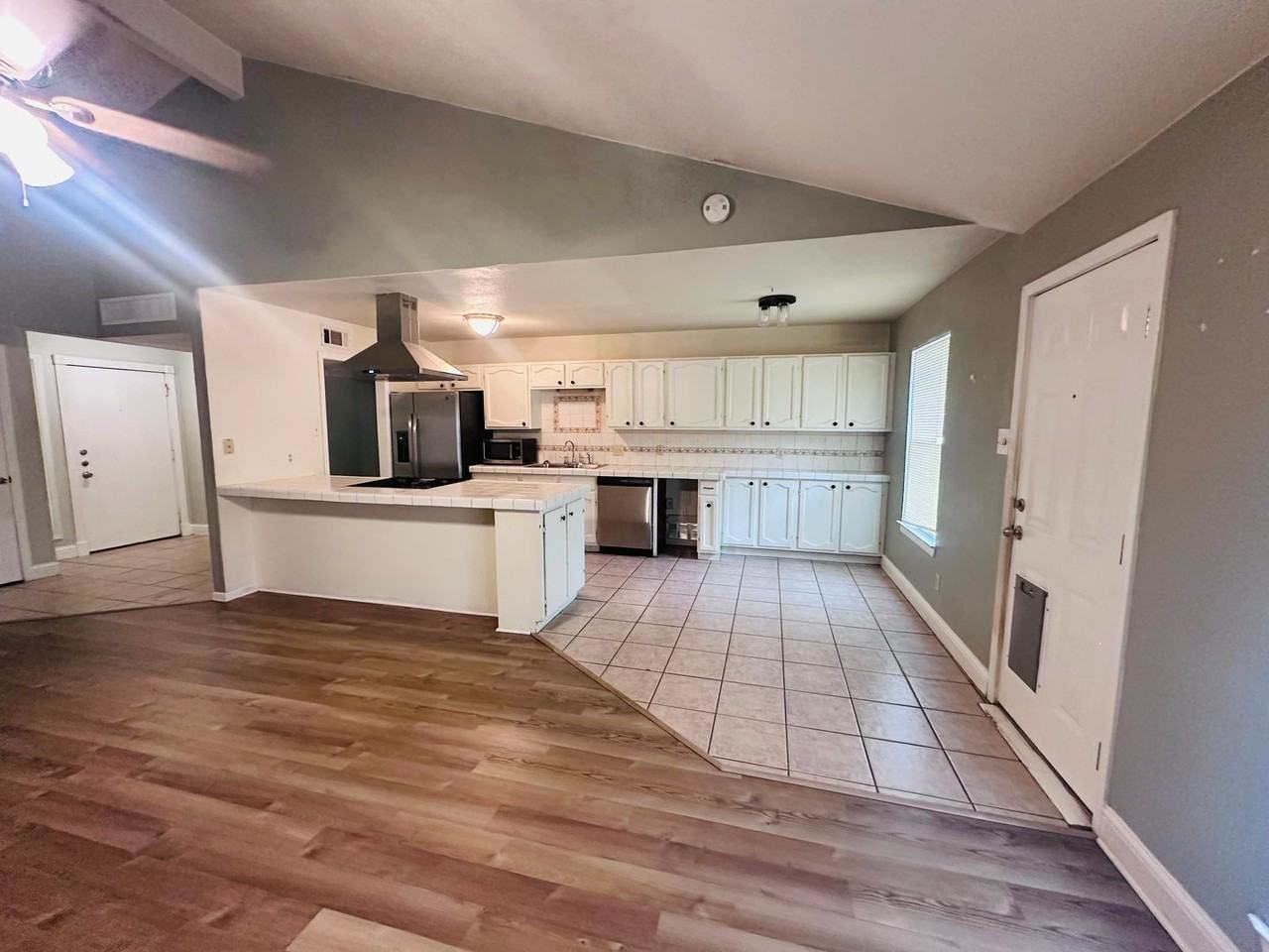 7433 Spitfire Dr - Photo 3 of 22
