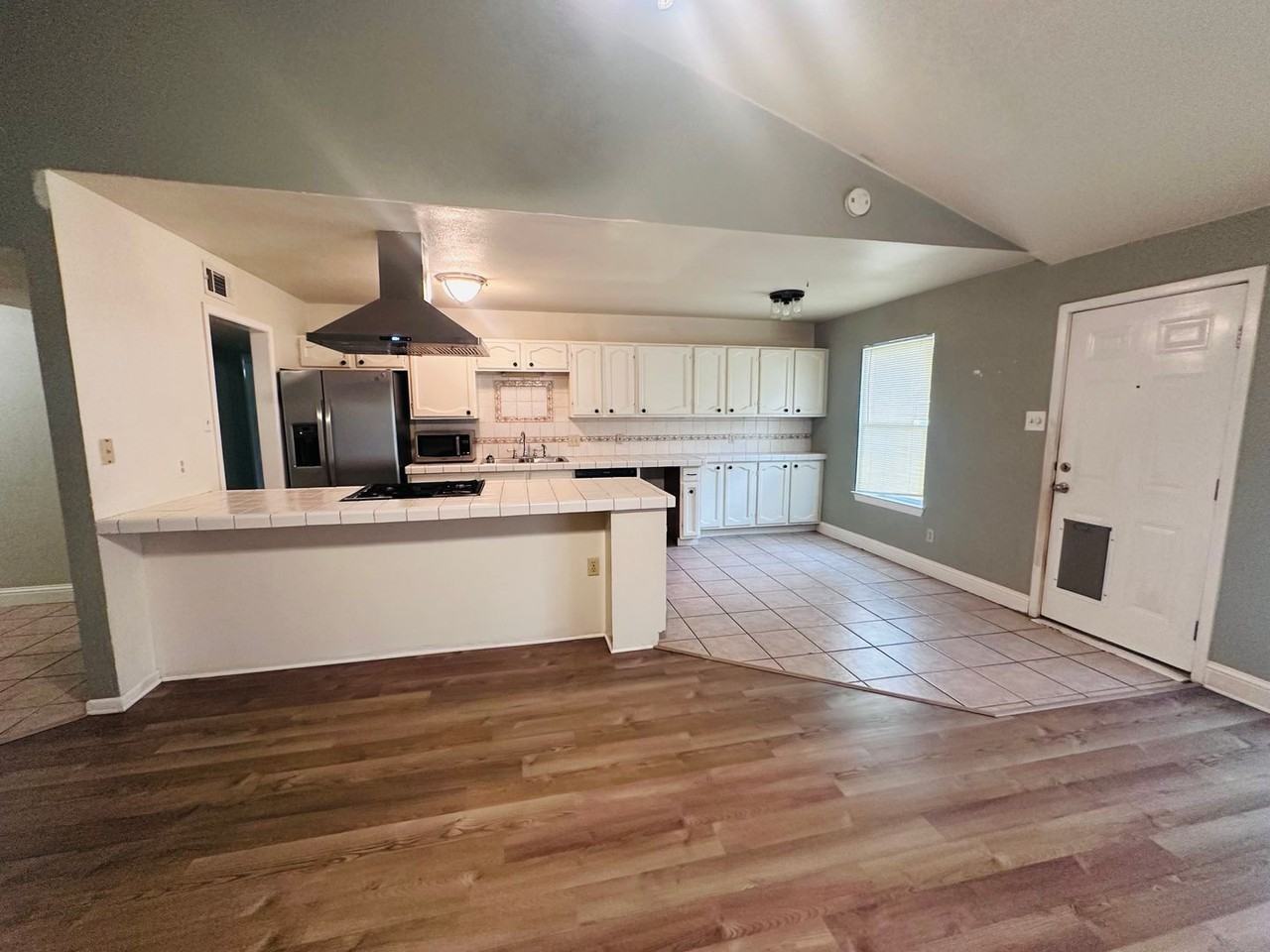 7433 Spitfire Dr - Photo 5 of 22