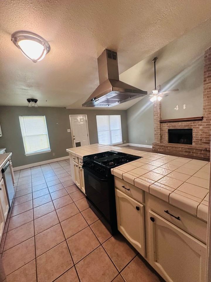 7433 Spitfire Dr - Photo 7 of 22