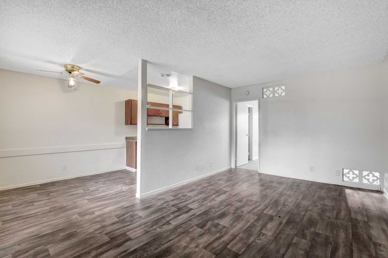 Eagles Nest Apartments - Photo 5 of 22