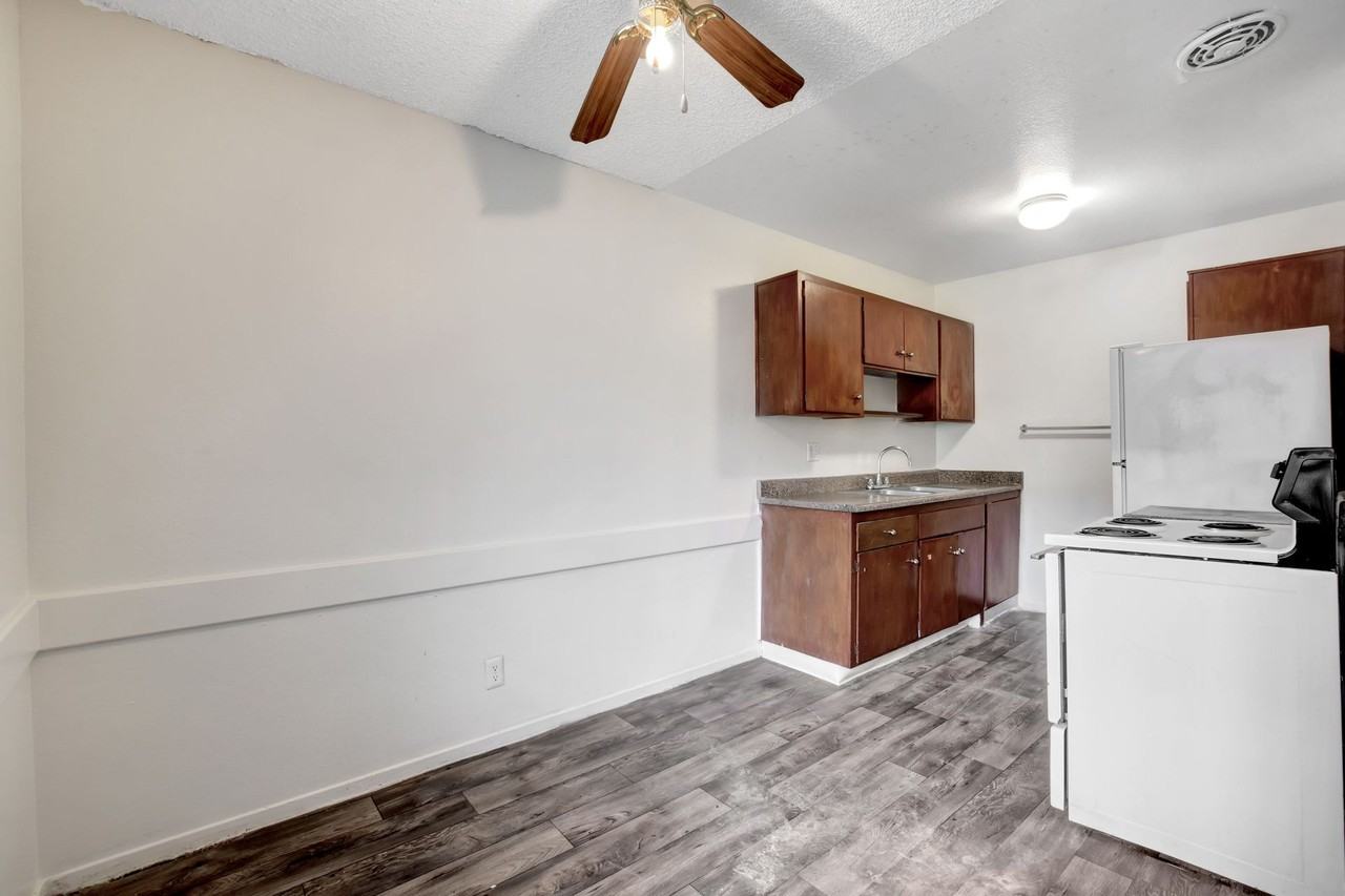 Eagles Nest Apartments - Photo 7 of 21