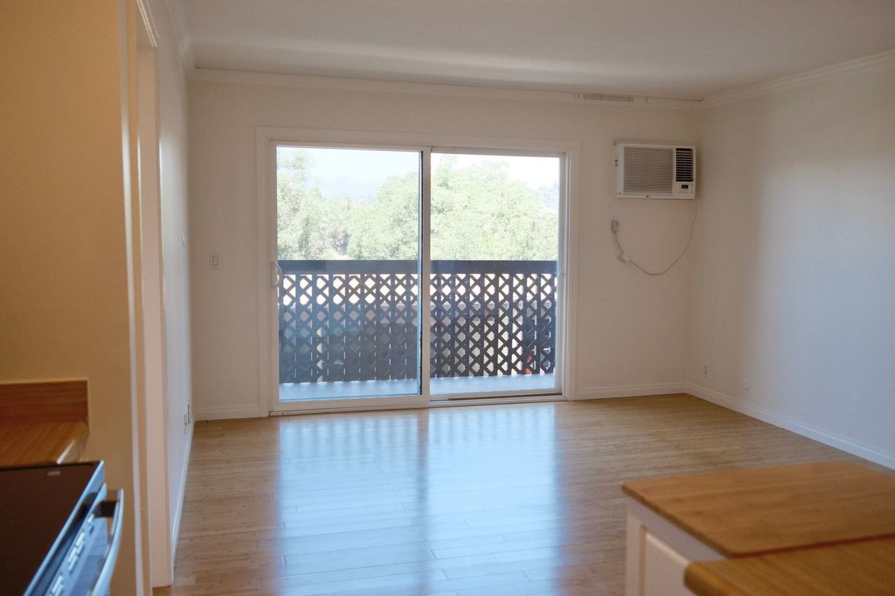 5880 Benner St #102 - Photo 4 of 18