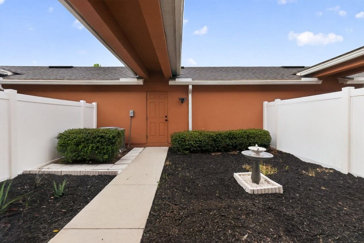 6536 Calamondin Dr - Photo 3 of 25