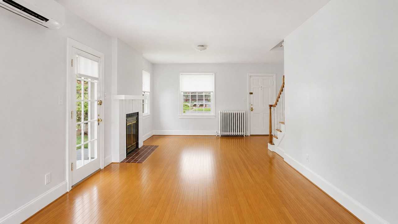 901 W 31st St - Photo 6 of 36