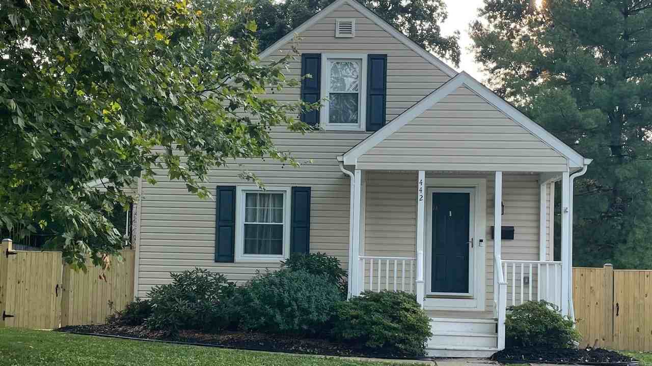442 Westshire Dr - Photo 2 of 33
