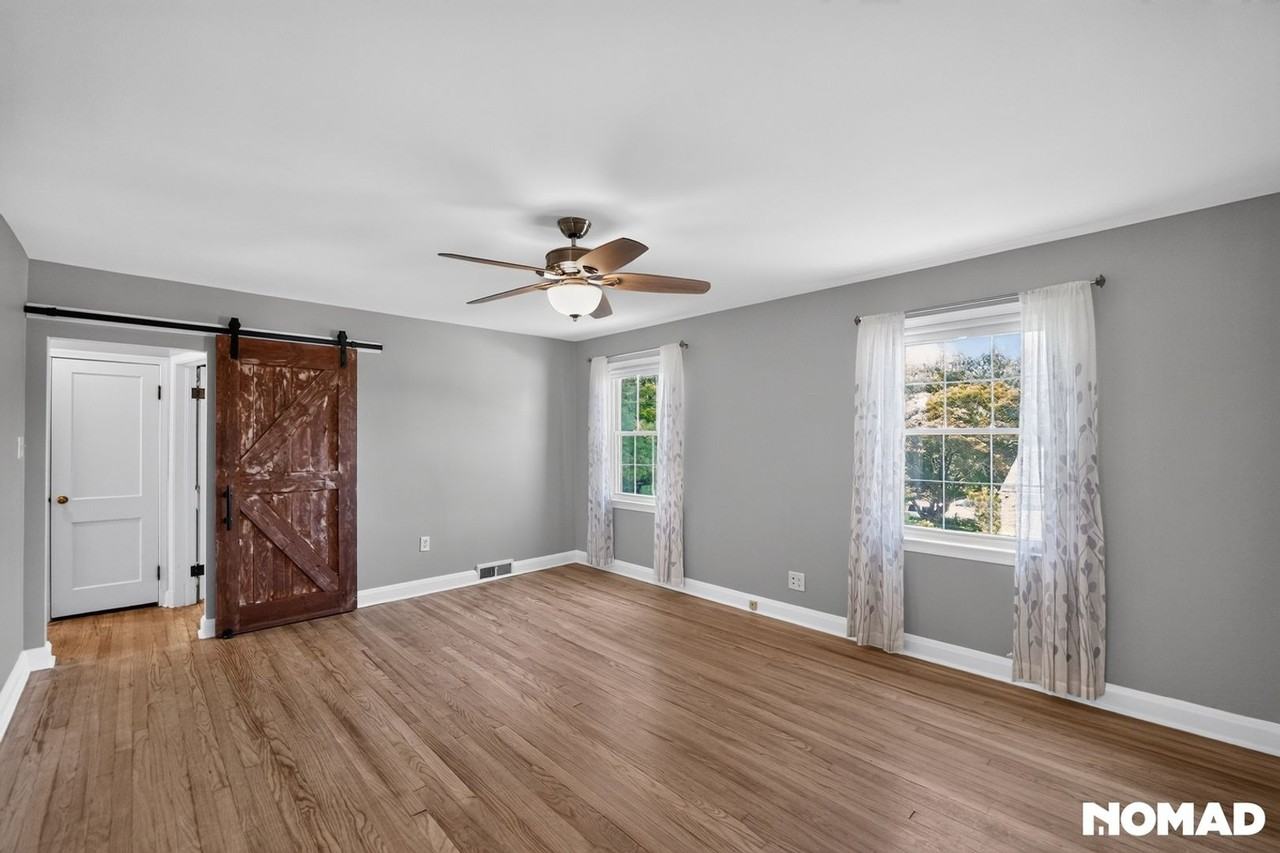 442 Westshire Dr - Photo 4 of 33