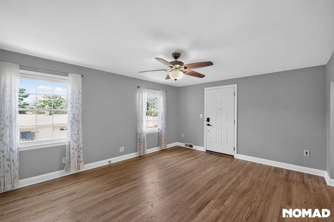442 Westshire Dr - Photo 5 of 33