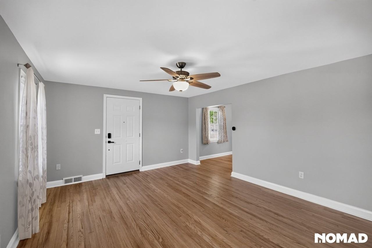 442 Westshire Dr - Photo 7 of 33