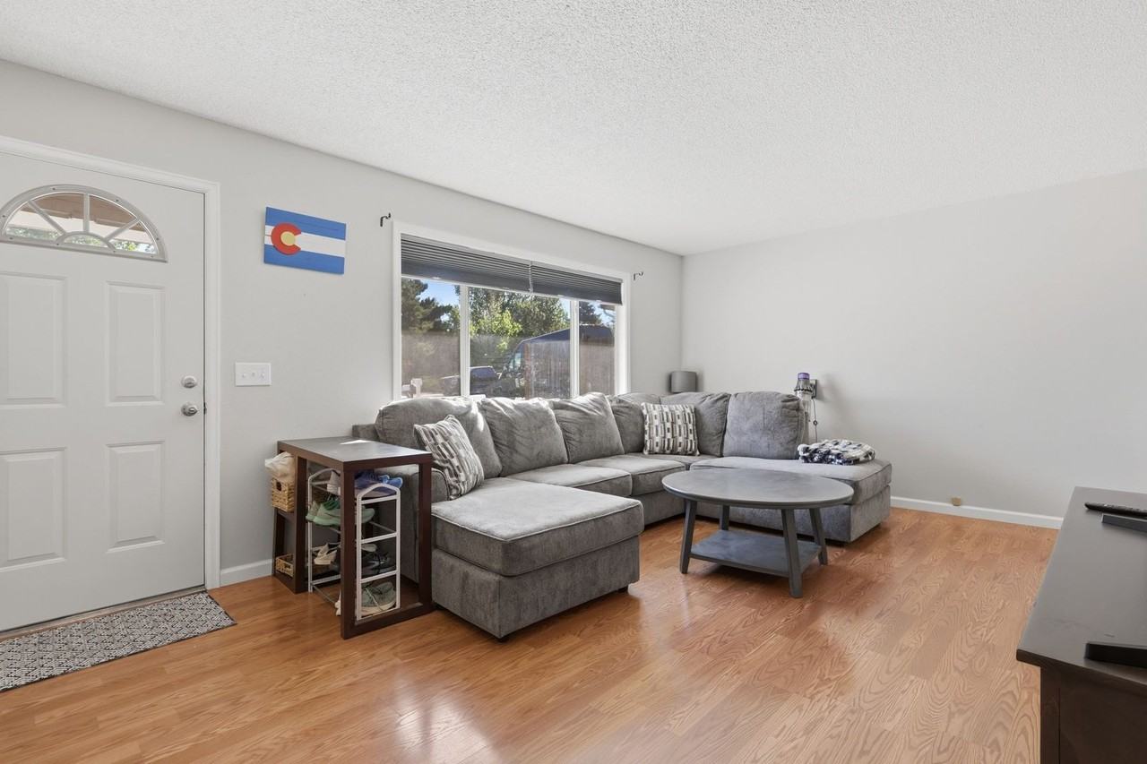 931 Mountain View Dr - Photo 3 of 30