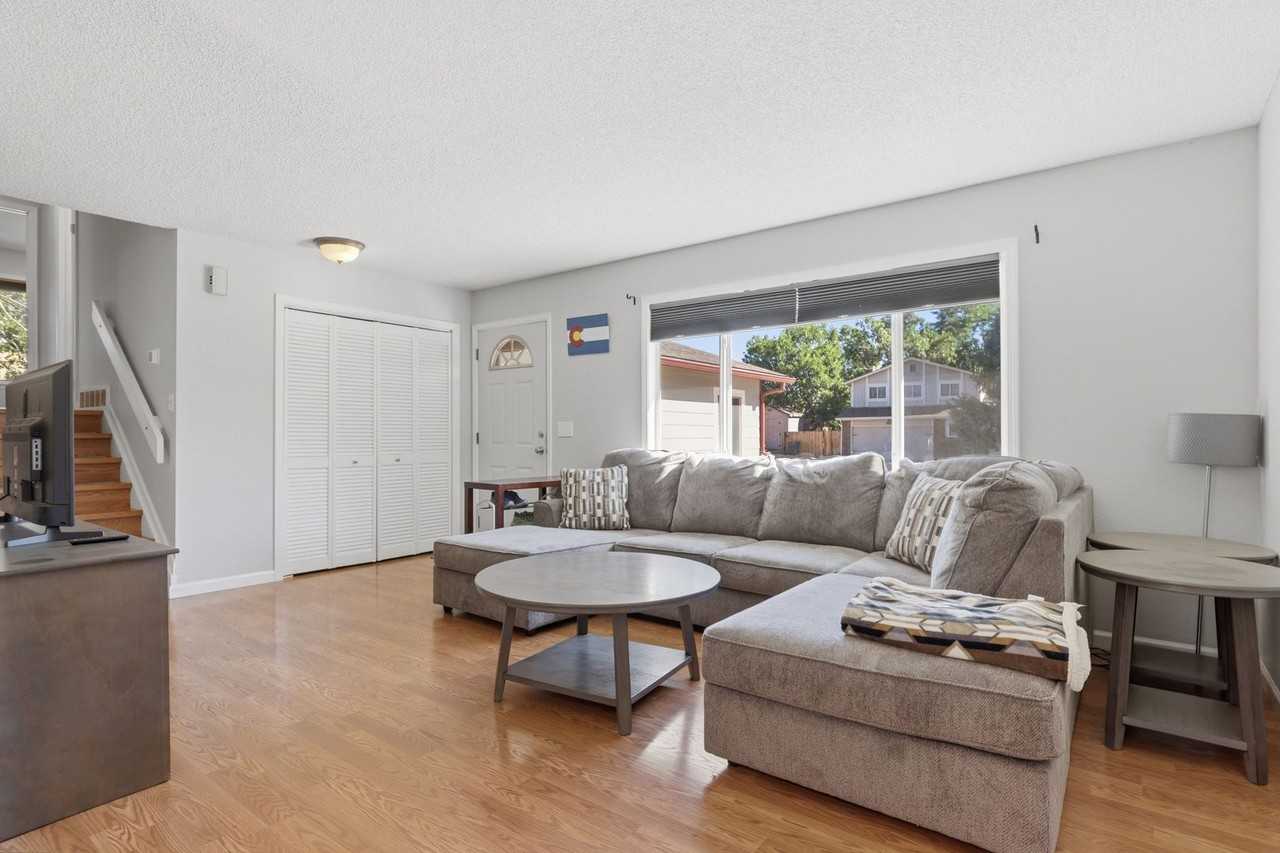931 Mountain View Dr - Photo 4 of 30