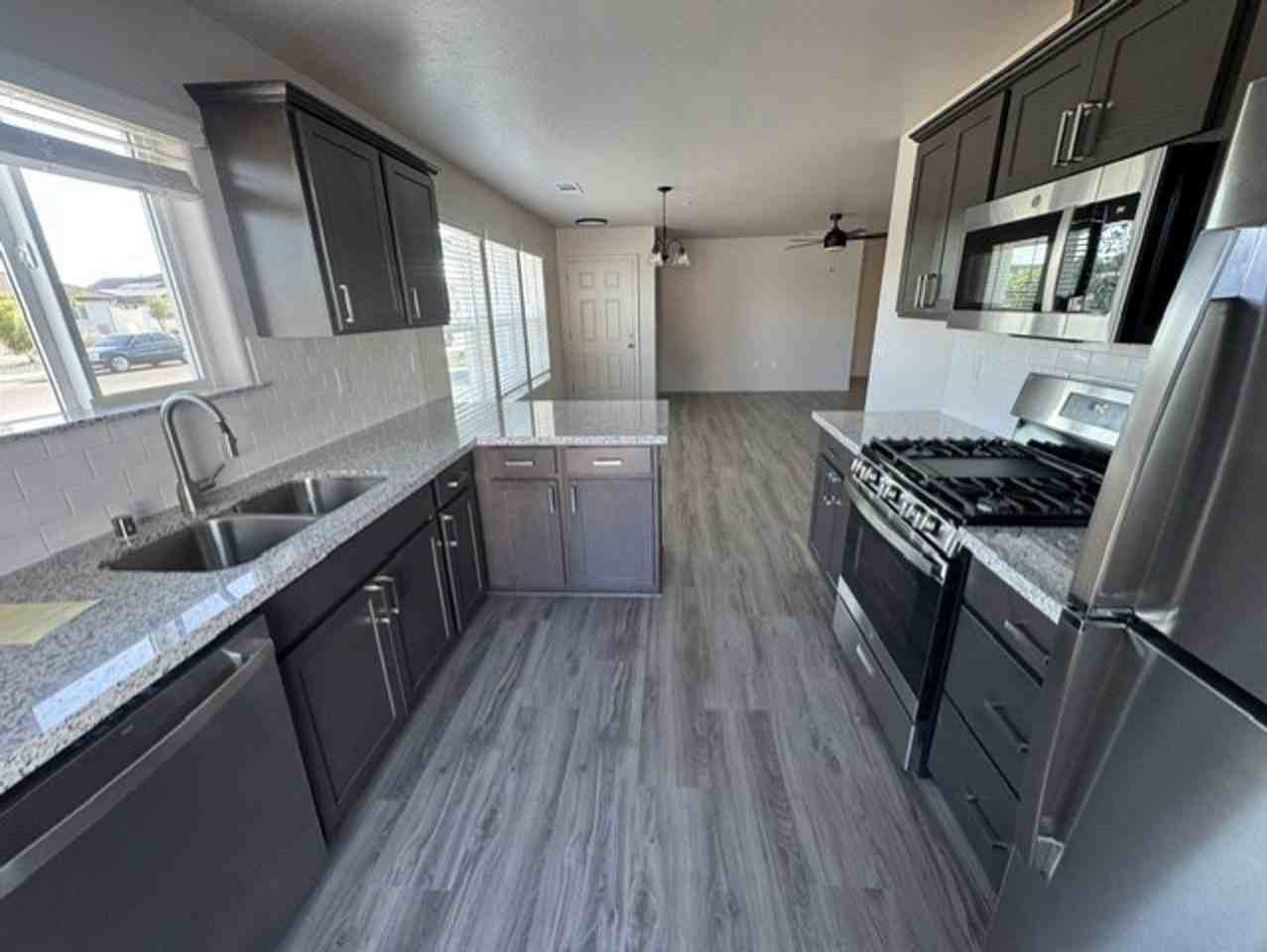 2377 Oakmont Cir - Photo 5 of 10
