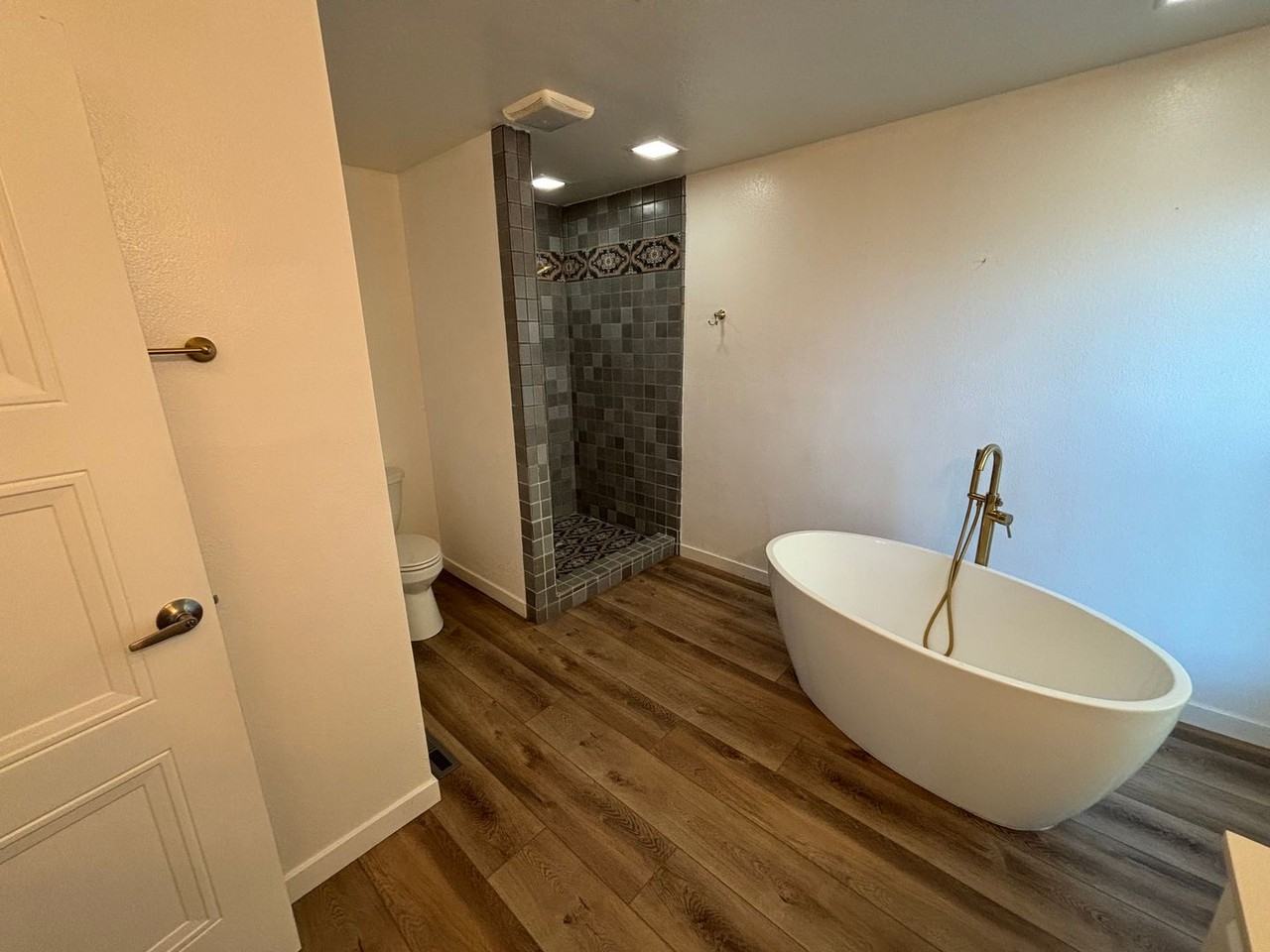 827 Cheltenham Rd - Photo 5 of 33