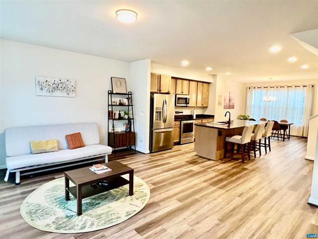 2209 Swallowtail Ln - Photo 3 of 27