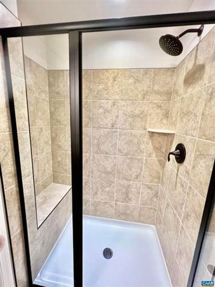 2209 Swallowtail Ln - Photo 4 of 27