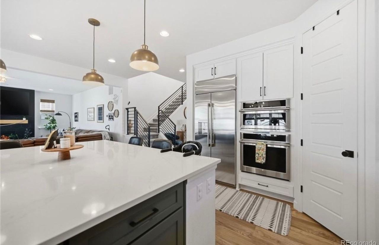 7254 S Waterloo Way - Photo 4 of 22