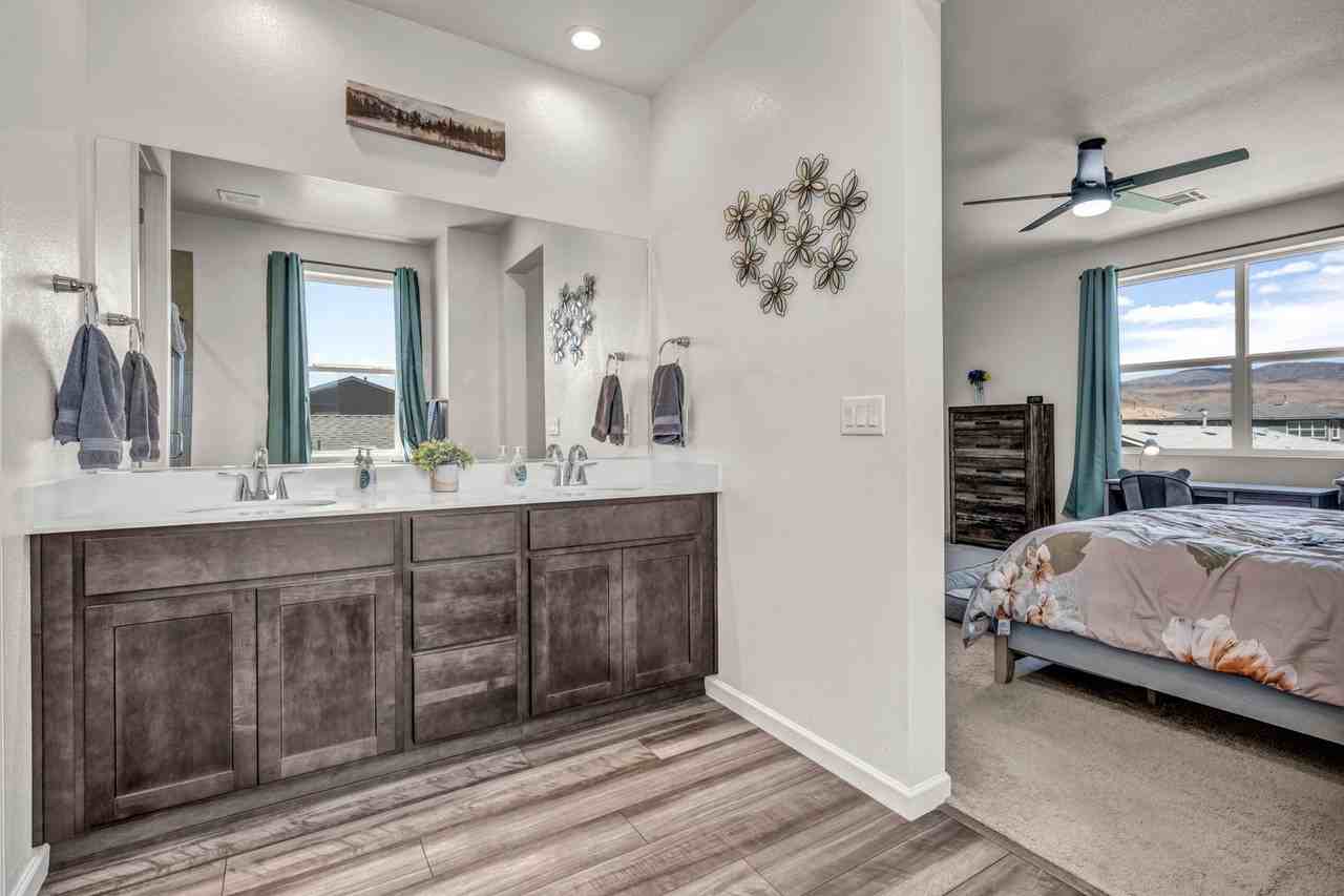 7814 Navasota Dr - Photo 3 of 42