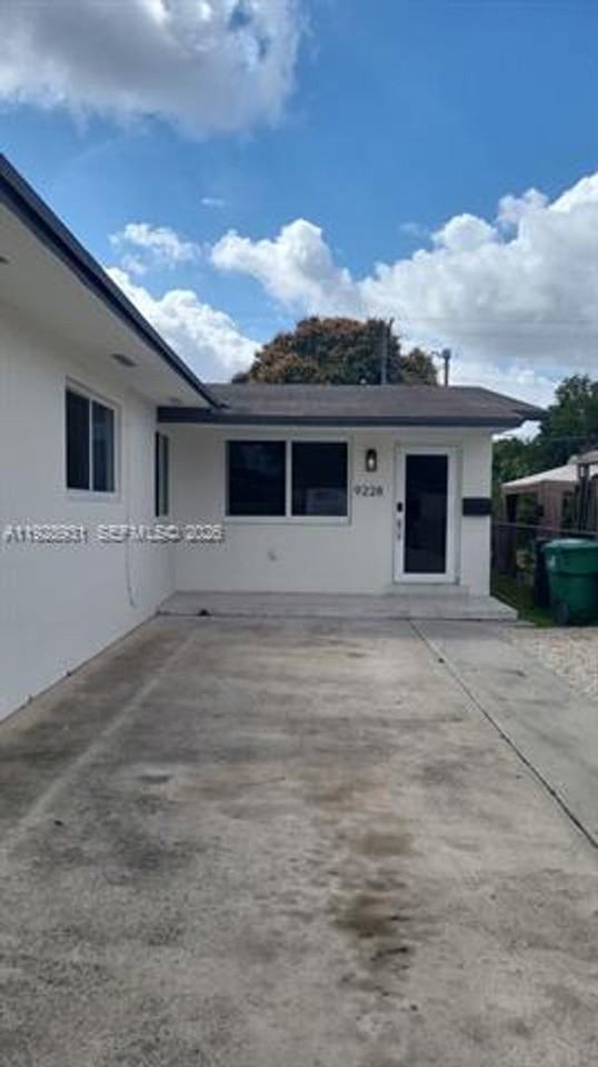 9228 Sw 37th St #0 - Photo 3 of 26