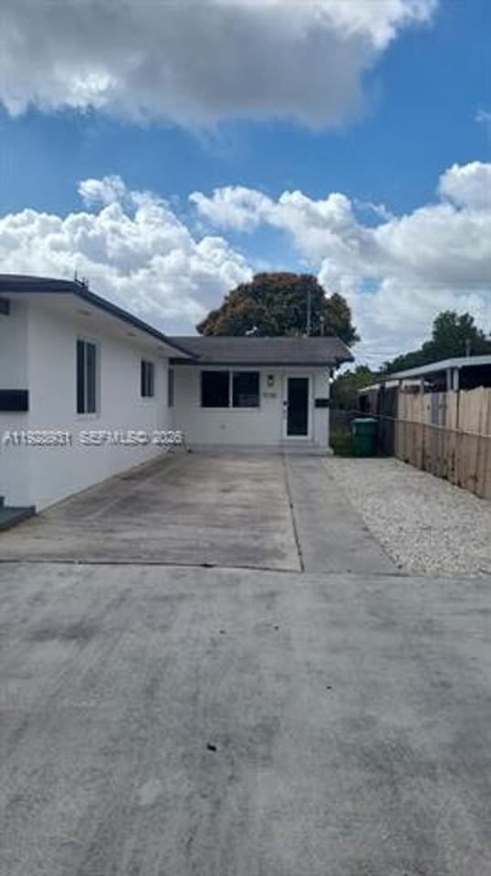 9228 Sw 37th St #0 - Photo 4 of 26
