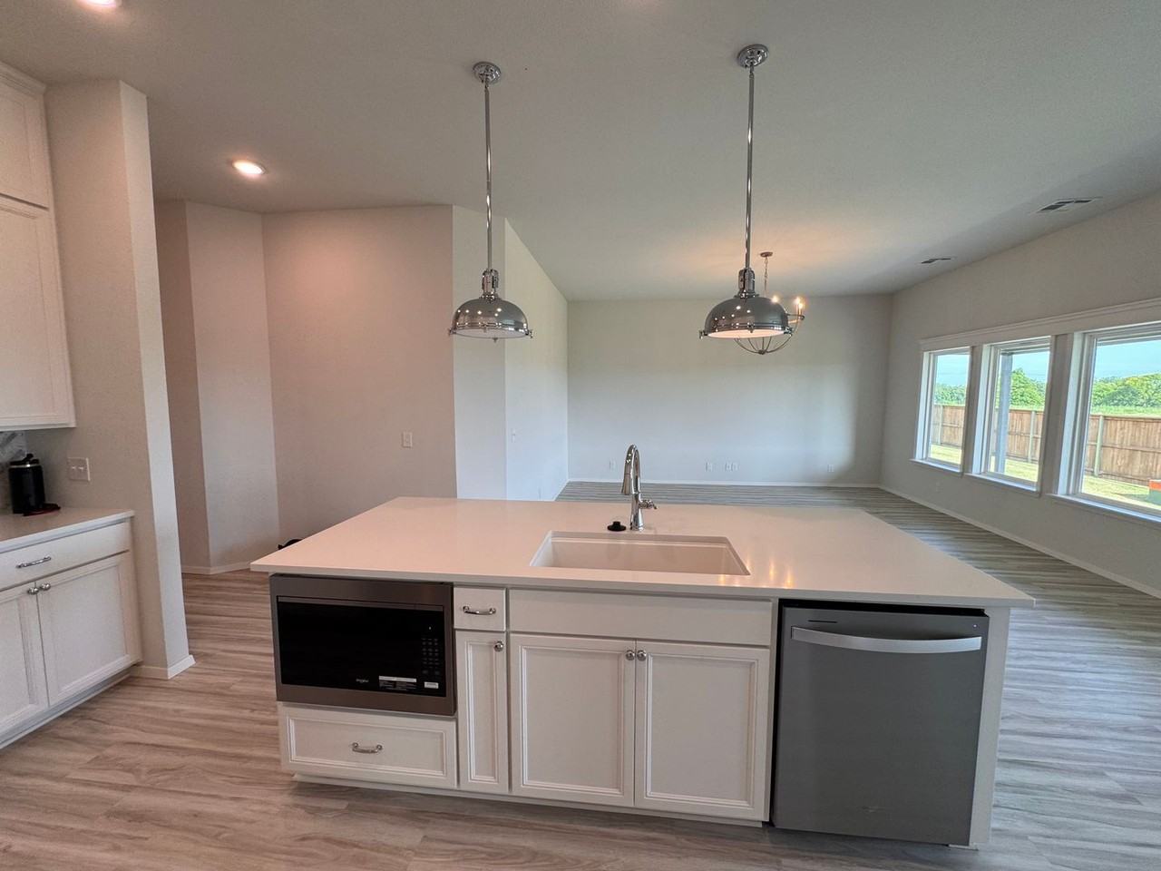 3401 E 153rd St S - Photo 6 of 28