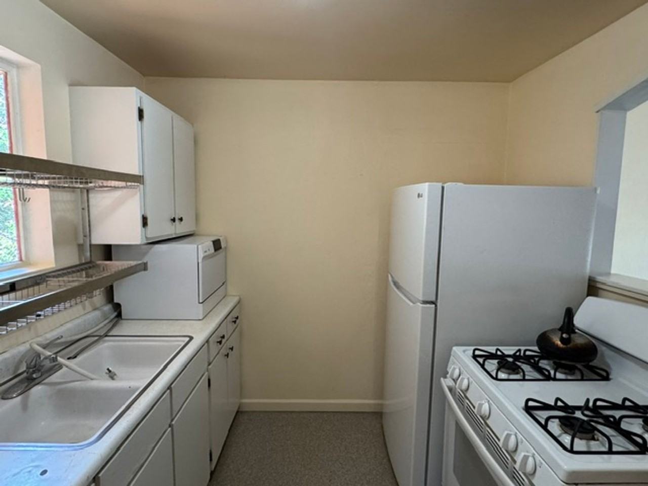 415 E Hersey St - Photo 4 of 20