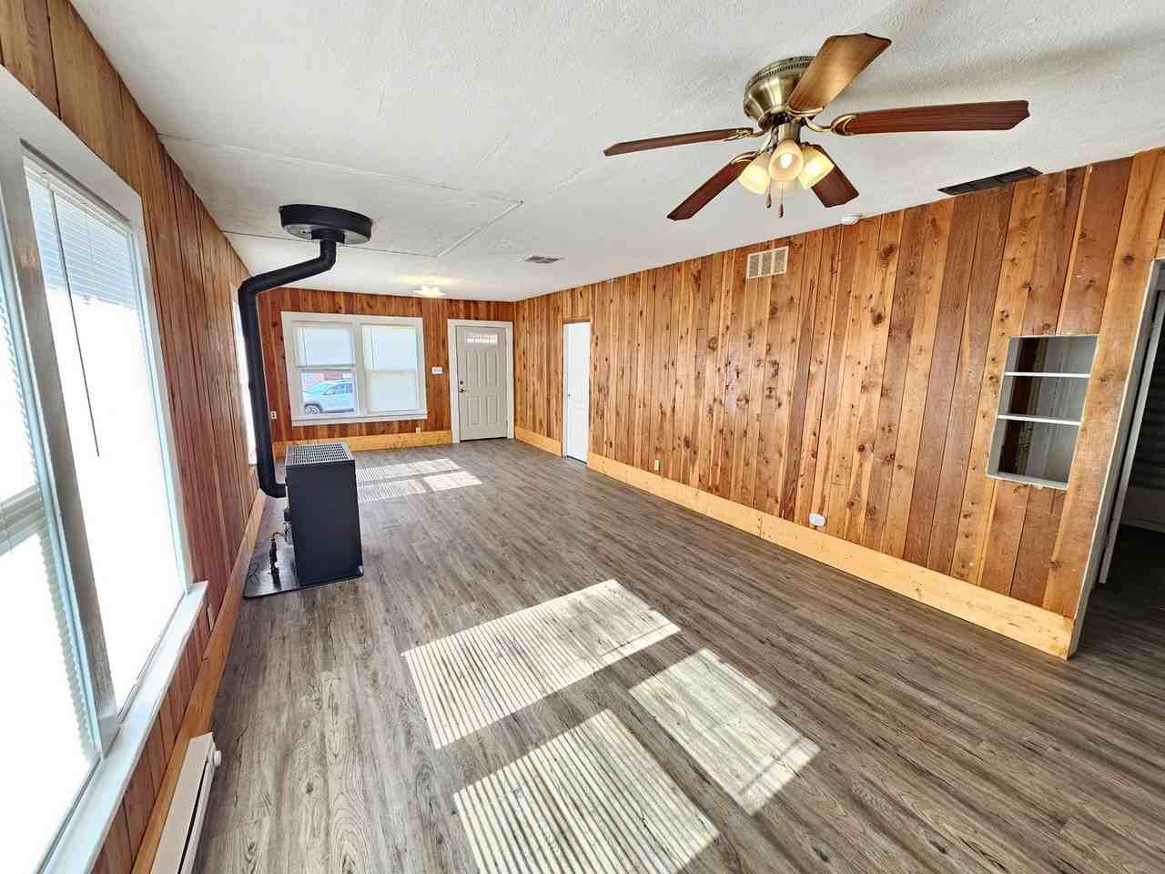 1802 Cove Ave - Photo 3 of 15