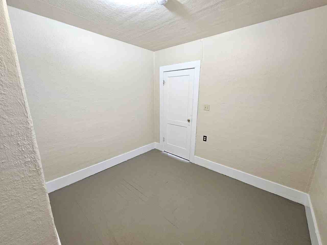 1802 Cove Ave - Photo 4 of 15