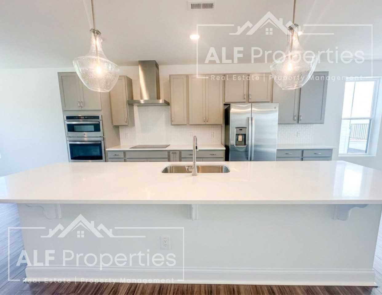 144 N White St #200 - Photo 3 of 28
