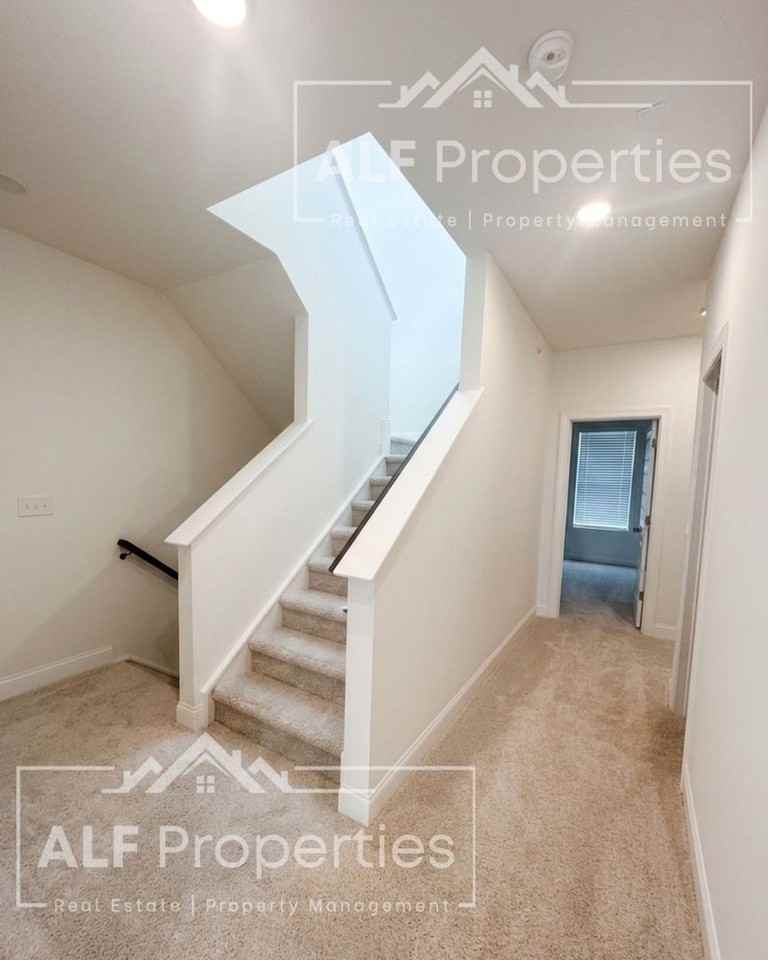 144 N White St #200 - Photo 7 of 28