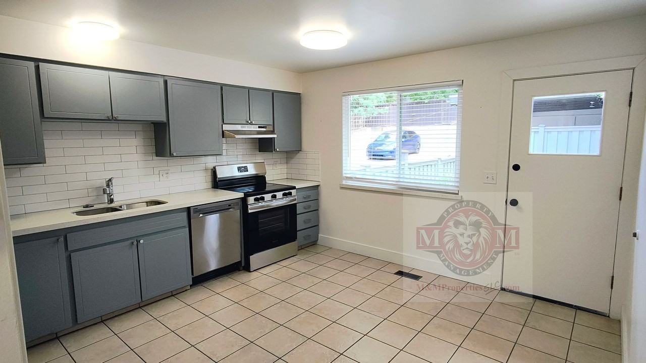 2021 S Broadmoor St - Photo 7 of 25