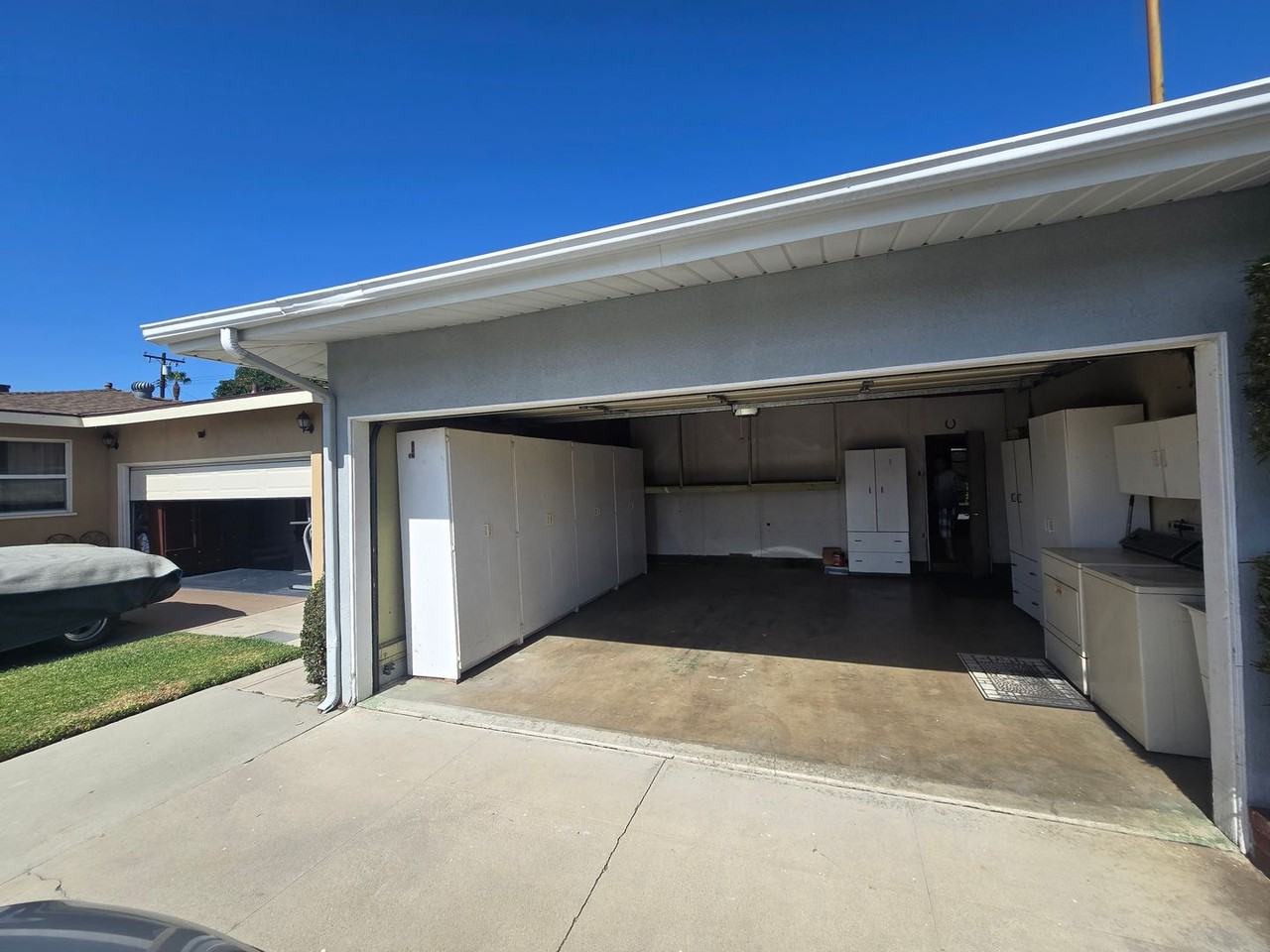 12141 Movius Dr - Photo 2 of 23