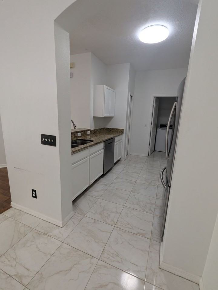 20405 Harvest Oak Ct - Photo 4 of 27