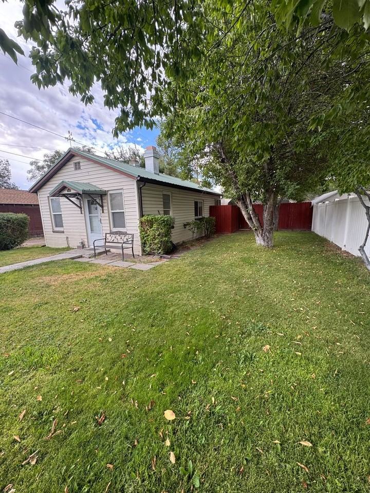 1361 7th St - Photo 2 of 12
