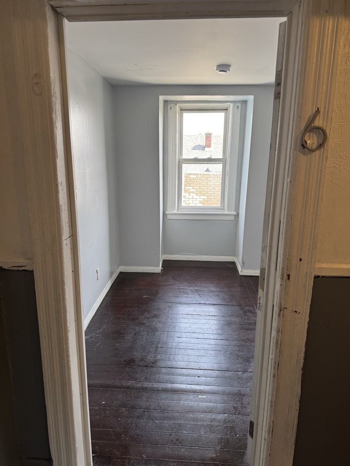 1209 Congress Street #6 - Photo 6 of 13