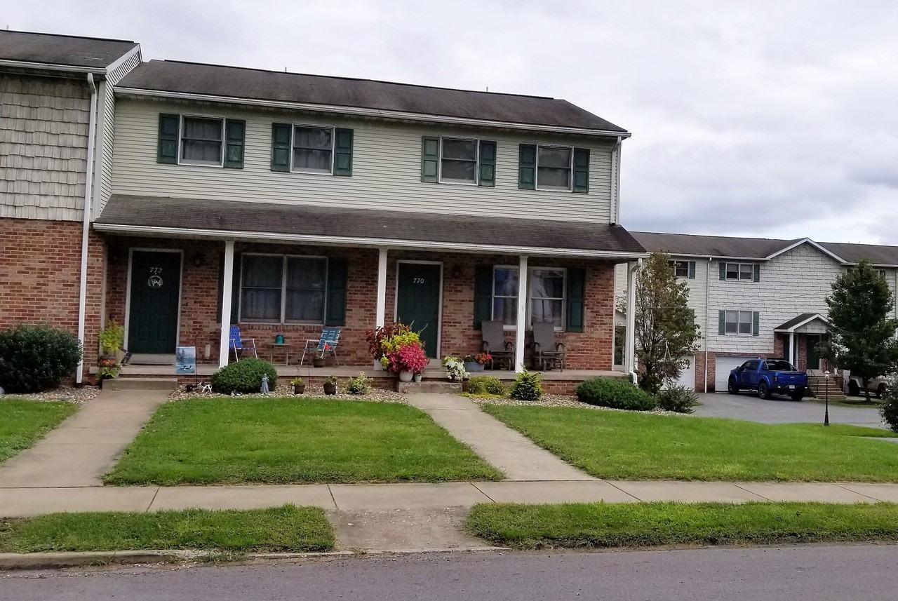 780 Water St - Photo 2 of 12