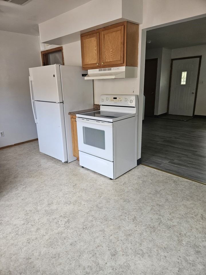 741 3rd Ave E #741 - Photo 7 of 14