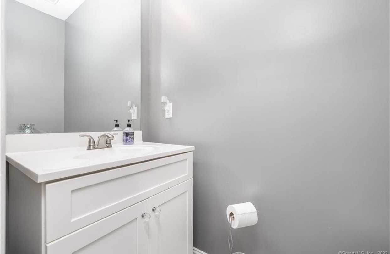 44 Eustis St #A - Photo 5 of 18